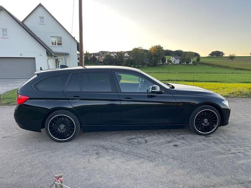 Gebraucht BMW 330 258 PS (189 kW) 2013 Schwarz Kombi