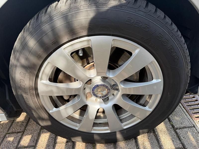 Gebraucht Mercedes E350 292 PS (214 kW) 2011 Silber Limousine