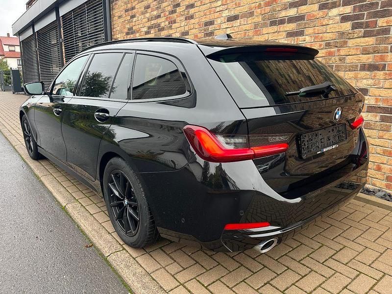 Gebraucht BMW 320 Sport Line 190 PS (139 kW) 2024 Schwarz Limousine