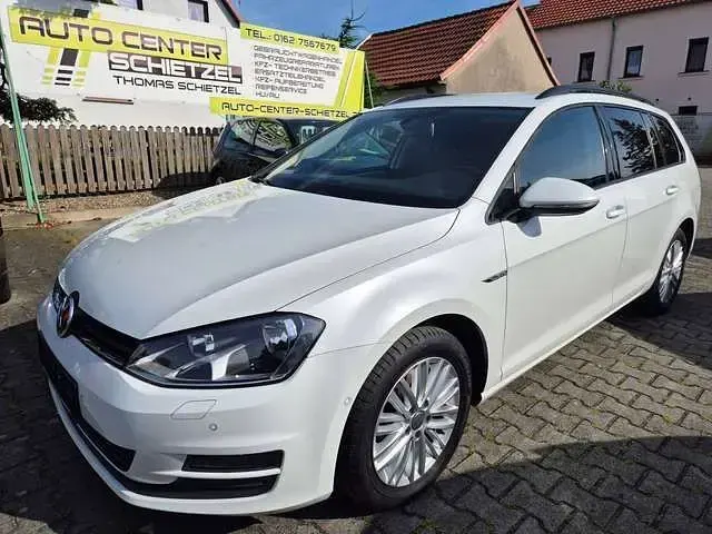 Gebraucht VW Golf VII Cup 122 PS (89 kW) 2014 Oryxweiß perlmutteffekt Kombi