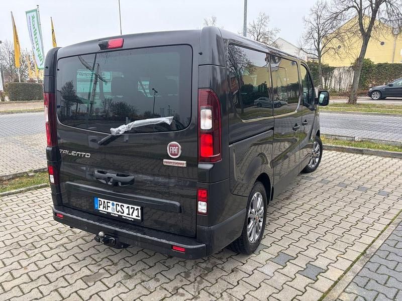 Gebraucht Fiat Talento Family 145 PS (106 kW) 2017 Schwarz Van / Kleinbus