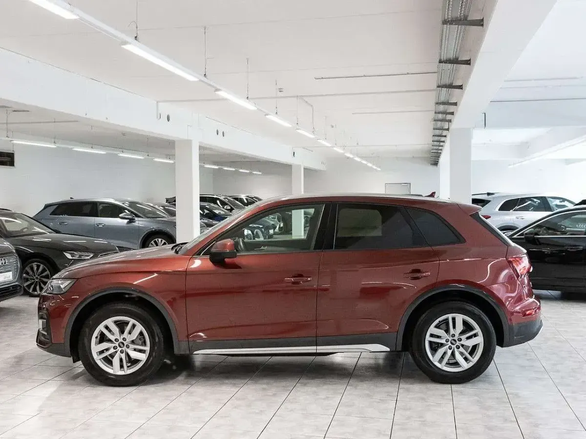 Gebraucht Audi Q5 Ambiente 204 PS (150 kW) 2022 Matadorrot metallic SUV