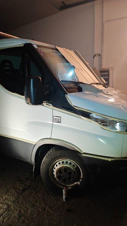 Gebraucht Iveco Daily 136 PS (100 kW) 2019 Weiß Van / Kleinbus