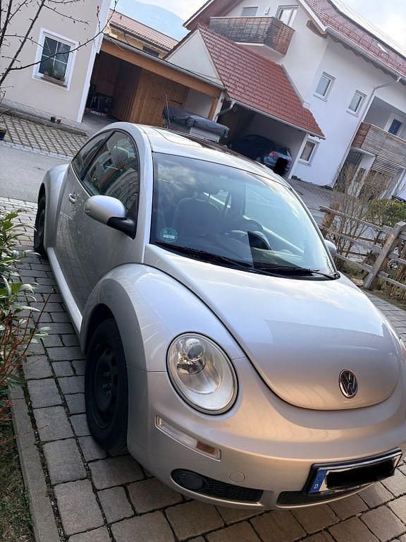 Gebraucht VW Beetle 102 PS (75 kW) 2010 Silber