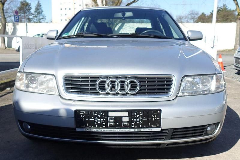 Gebraucht Audi A4 125 PS (91 kW) 2000 Silber Limousine