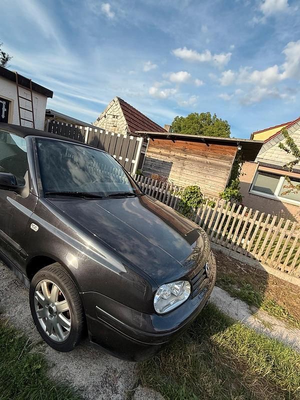 Schwarz Gebraucht 2002 VW Golf Cabriolet Cabrio | 2.000 € (Superpreis) - Bild 1/4