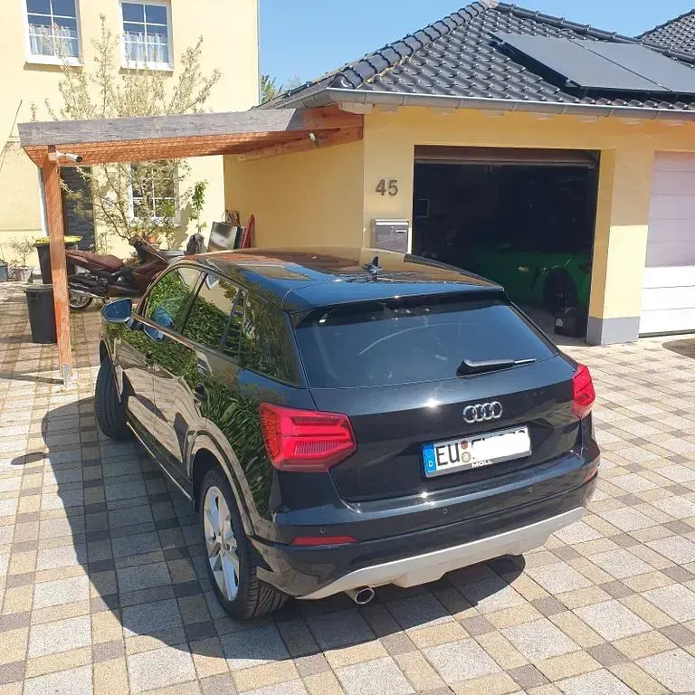 Używany Audi Q2 Design 116 KM (85 kW) 2016 Czarny SUV
