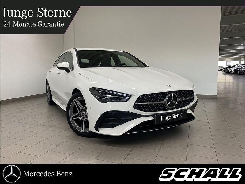 Weiß Gebraucht 2024 Mercedes CLA200 Shooting Brake AMG Kombi | 31.289 € (Fairer Preis) - Bild 1/4