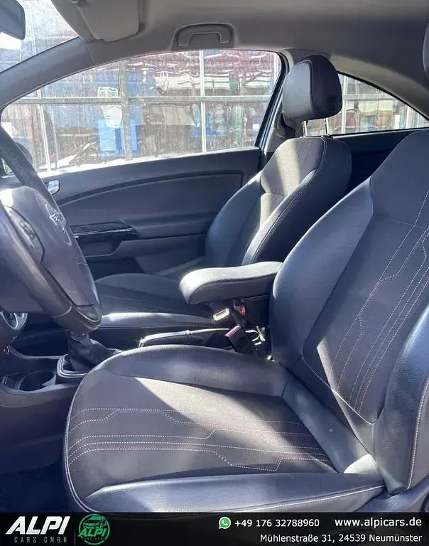 Gebraucht Opel Corsa 69 PS (50 kW) 2012 Silber Kleinwagen
