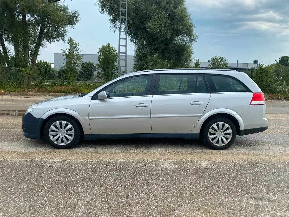 Gebraucht Opel Vectra 150 PS (110 kW) 2006 Silber Kombi
