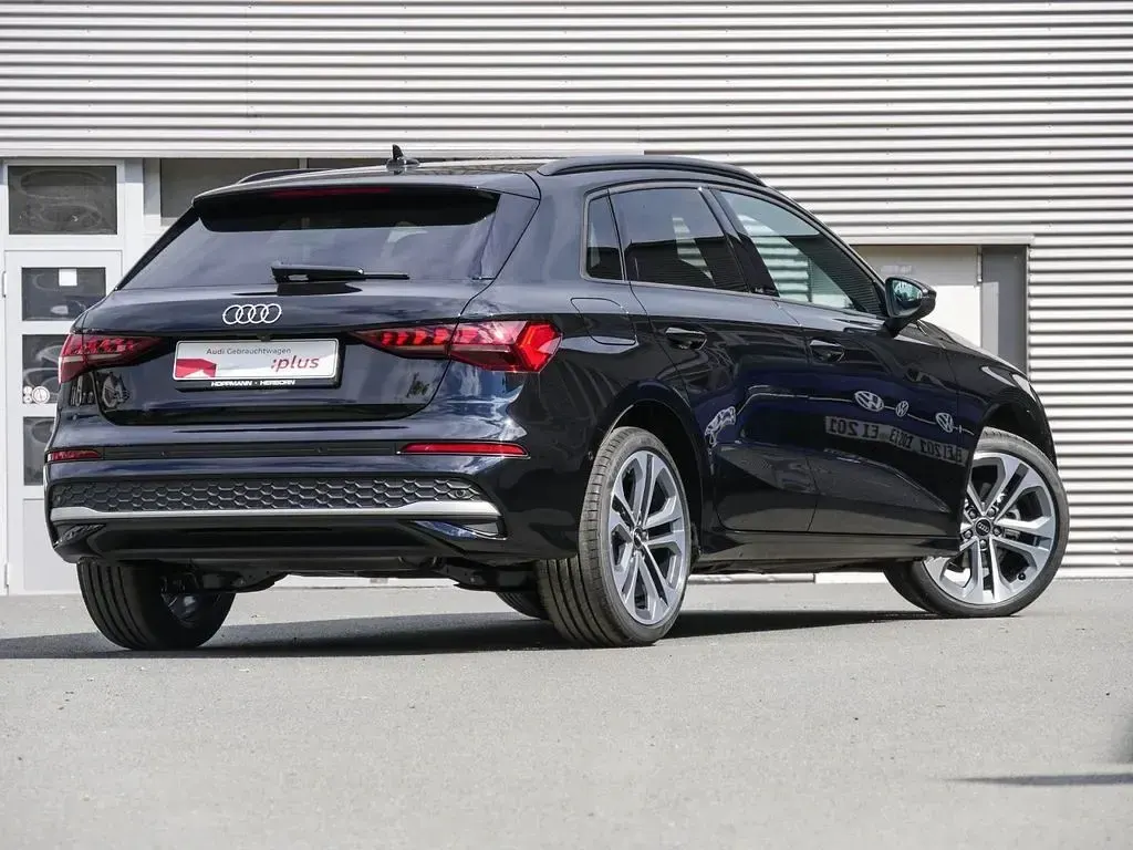 Używany Audi A3 Ambiente 150 KM (110 kW) 2025 Czarny Sedan/Limuzyna