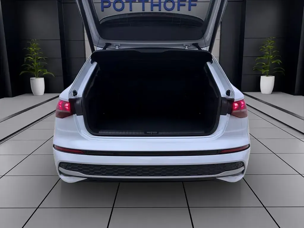 Gebraucht Audi A3 Ambiente 116 PS (85 kW) 2025 Gletscherweiß metallic Limousine