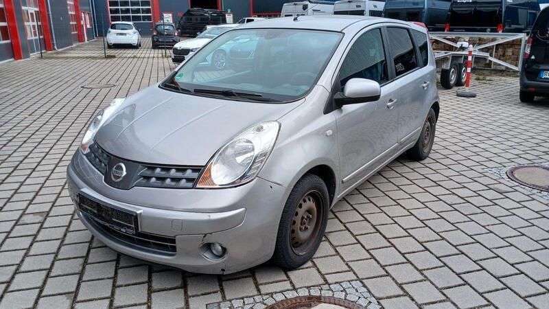 Silber Gebraucht 2006 Nissan Note Acenta Van / Kleinbus | 699 € (Superpreis) - Bild 1/4