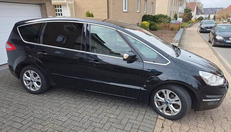 Gebraucht Ford S-MAX Titanium 140 PS (102 kW) 2011 Schwarz Van / Kleinbus