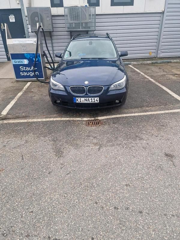 Gebraucht BMW 525 177 PS (130 kW) 2005 Blau Kombi