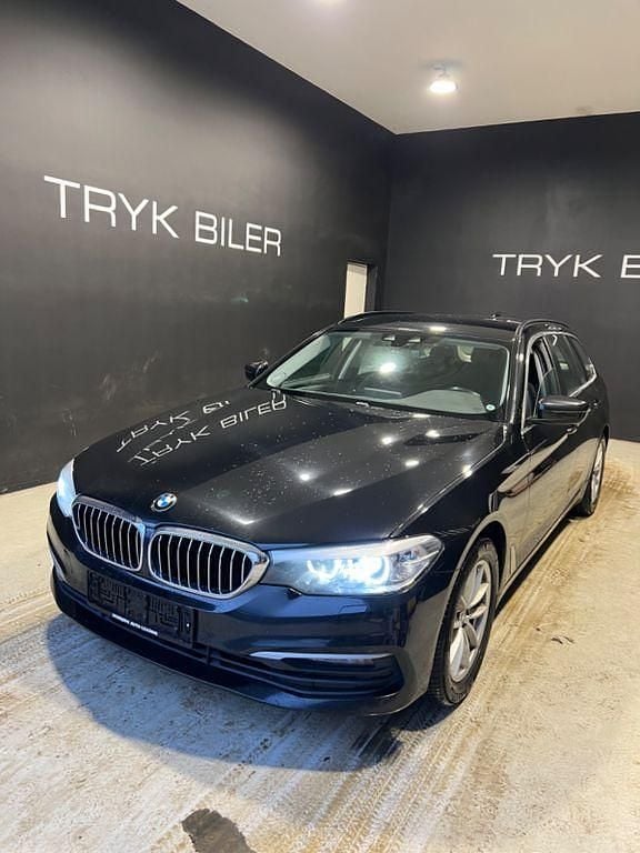 Schwarz Gebraucht 2019 BMW 520 Kombi | 11.800 € (Guter Preis) - Bild 1/4