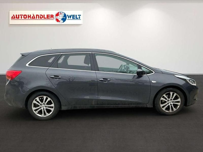 Gebraucht Kia Ceed Sportswagon DREAM-TEAM Edition 135 PS (99 kW) 2013 Grau Kombi