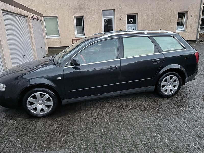 Gebraucht Audi A4 131 PS (96 kW) 2003 Schwarz Kombi
