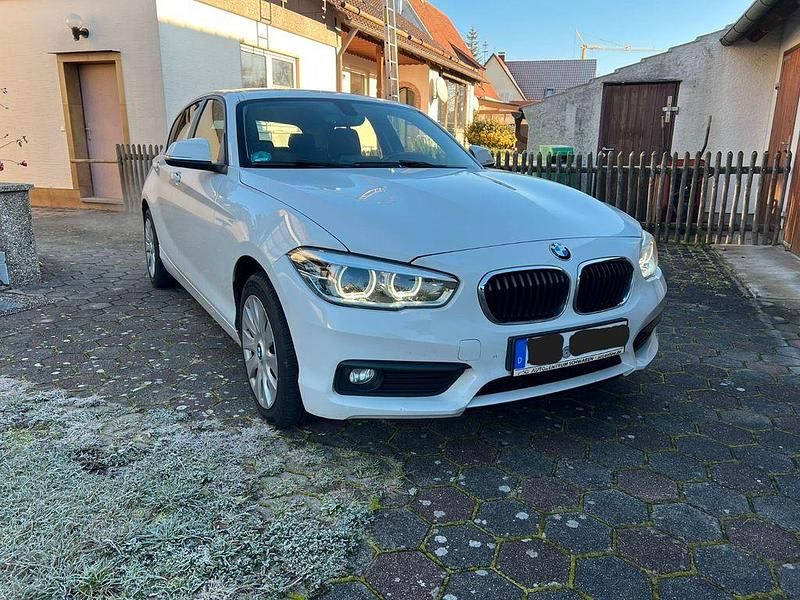 Weiß Gebraucht 2015 BMW 116 Kleinwagen | 9.600 € (Guter Preis) - Bild 1/4
