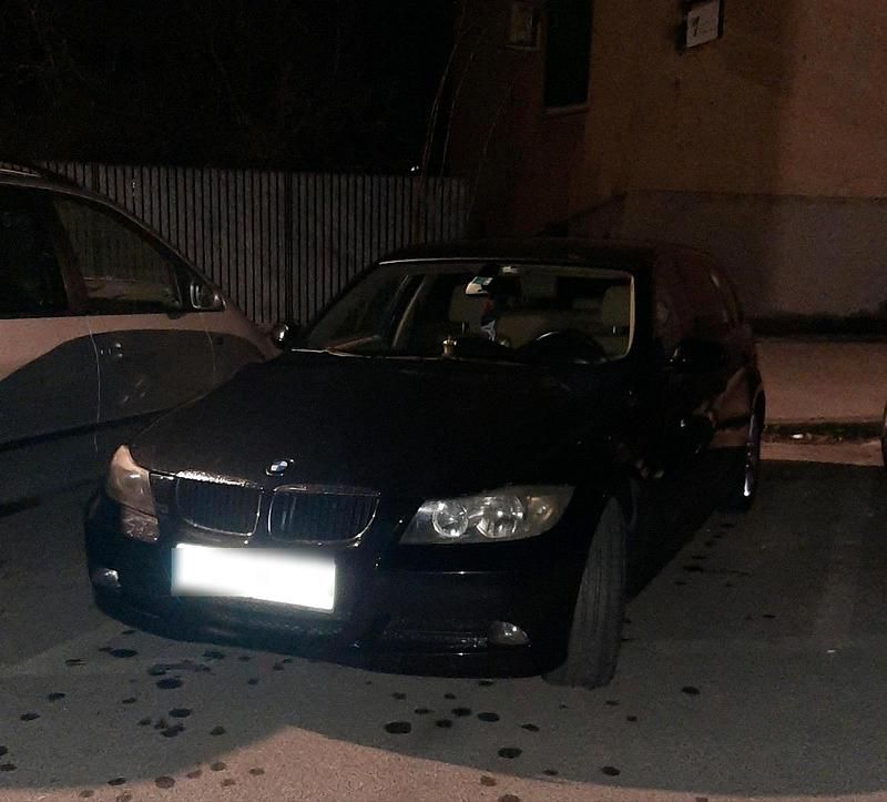 Schwarz Gebraucht 2007 BMW 320 Kombi | 4.399 € - Bild 1/4