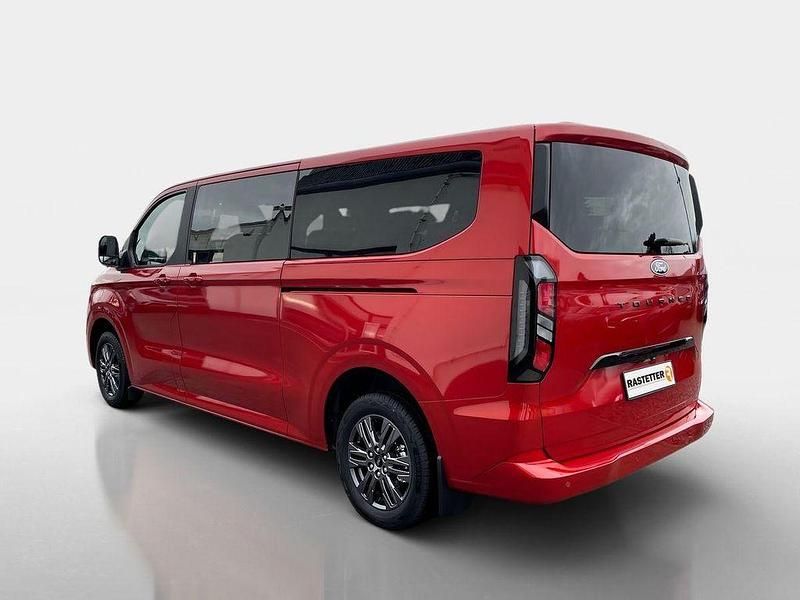 Neu Ford Tourneo Titanium 150 PS (110 kW) 2025 Artisan red Van / Kleinbus