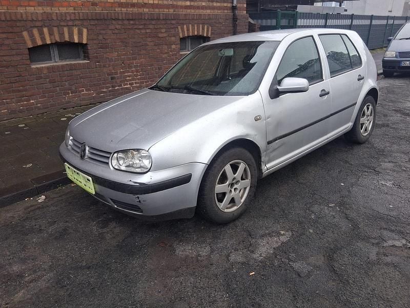 Grau Gebraucht 2002 VW Golf Limousine | 799 € (Superpreis) - Bild 1/4