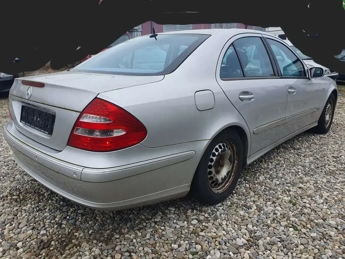 Brugt Mercedes E320 Avantgarde 224 HK (164 kW) 2005 Sølv Sedan