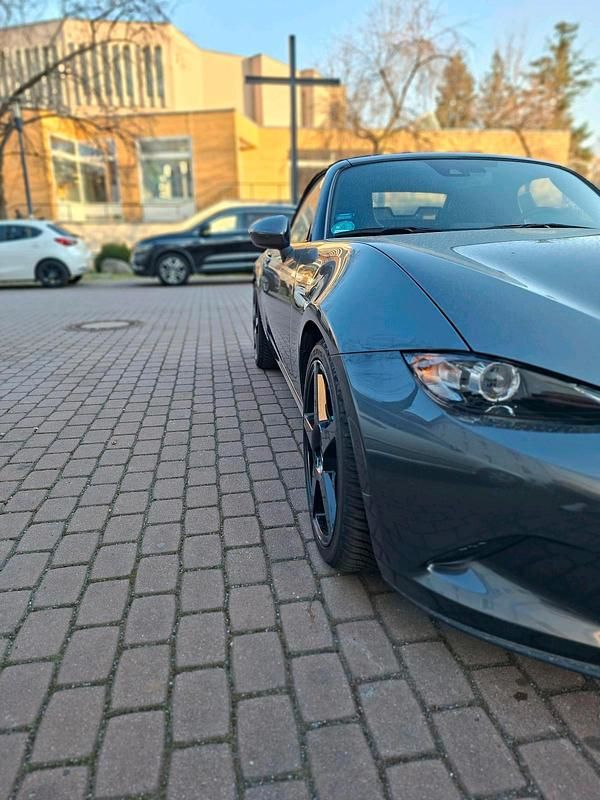 Gebraucht Mazda MX5 132 PS (97 kW) 2023 Grau Cabrio