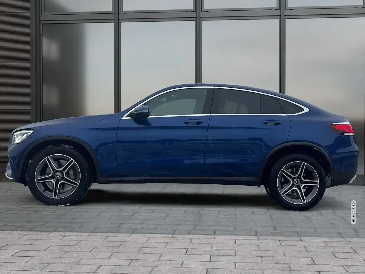 Gebraucht Mercedes GLC200 AMG 163 PS (119 kW) 2020 Blau metallic SUV
