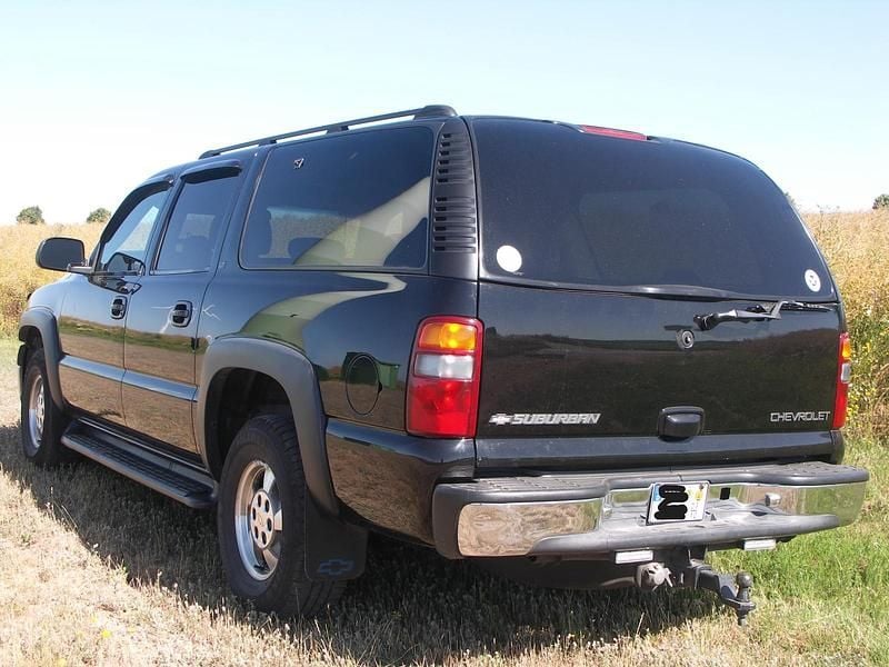 Schwarz Gebraucht 2001 Chevrolet Suburban LT SUV | 13.300 € - Bild 1/4