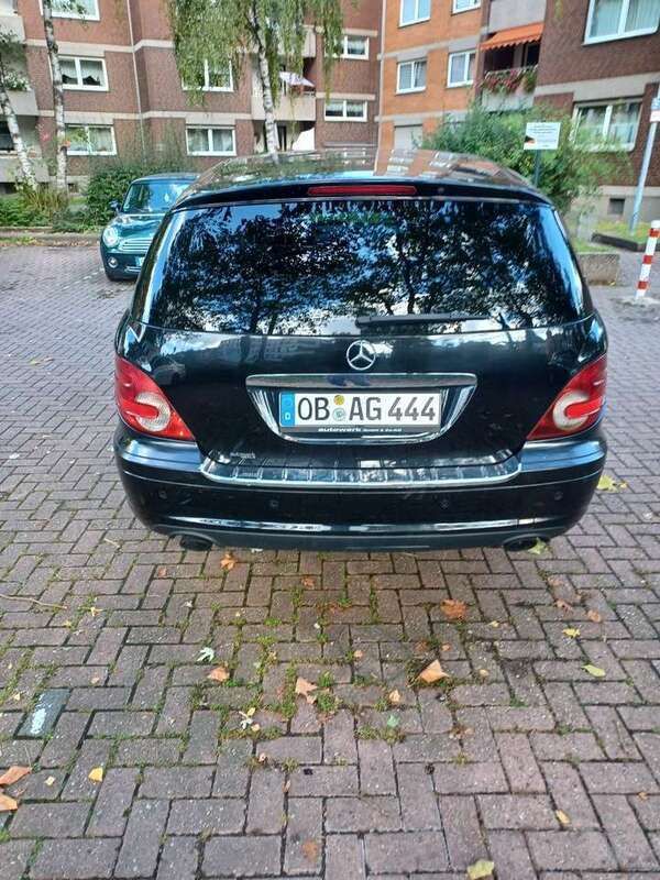 Gebraucht 2009 Mercedes R320 Van / Kleinbus | 6.999 € (Fairer Preis) - Bild 1/4