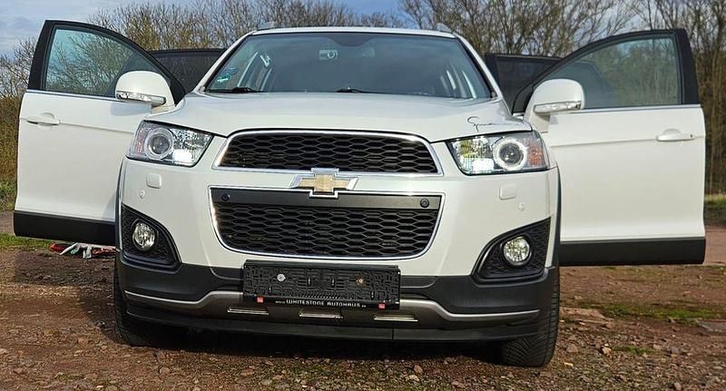 Weiß Gebraucht 2013 Chevrolet Captiva LTZ SUV | 10.200 € (Etwas zu teuer) - Bild 1/4