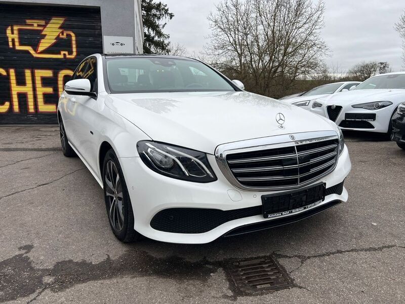 Weiß Gebraucht 2020 Mercedes E300 Limousine | 31.990 € (Etwas zu teuer) - Bild 1/4