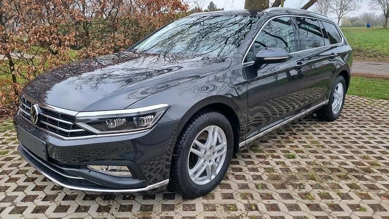 Gebraucht VW Passat Elegance 150 PS (110 kW) 2021 Grau Kombi