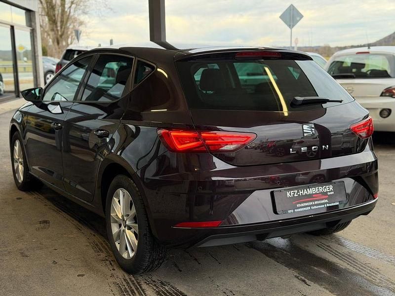 Gebraucht Seat Leon Style 110 PS (80 kW) 2017 Violett Limousine