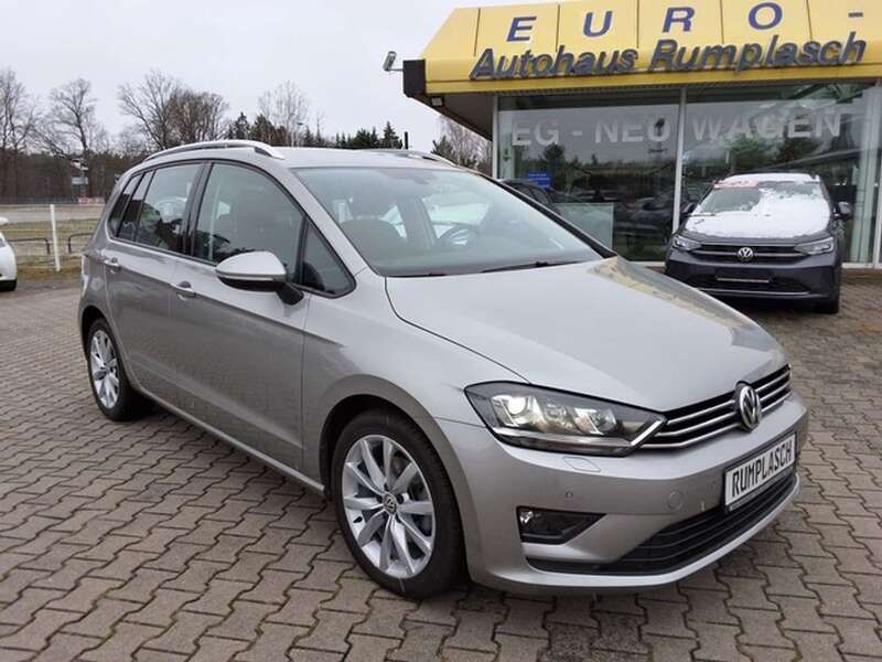 Grau Gebraucht 2017 VW Golf Sportsvan Comfortline Van / Kleinbus | 15.990 € (Etwas zu teuer) - Bild 1/4