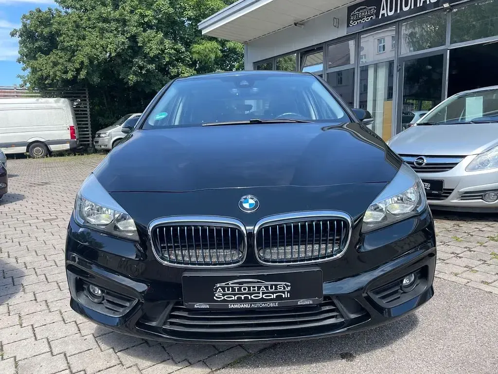 Gebraucht BMW 225 Active Tourer Advantage 136 PS (100 kW) 2017 Schwarz Van / Kleinbus