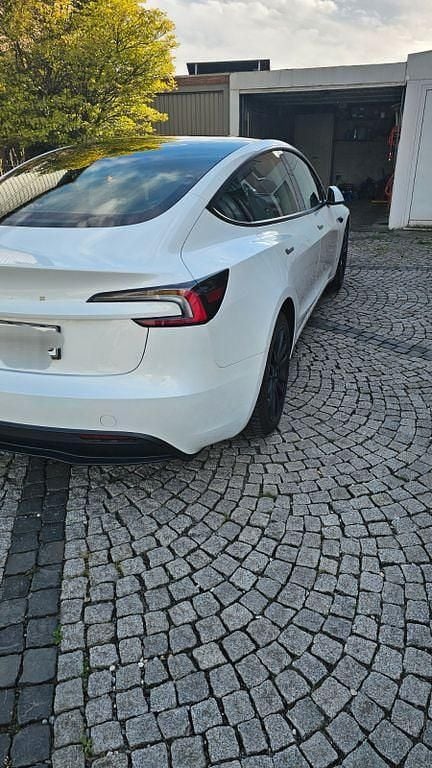 Gebraucht Tesla Model 3 RWD 208 kW (283 PS) 2025 Weiß Limousine