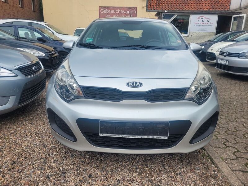 Silber Gebraucht 2012 Kia Rio Edition 7 Limousine | 4.980 € (Fairer Preis) - Bild 1/4