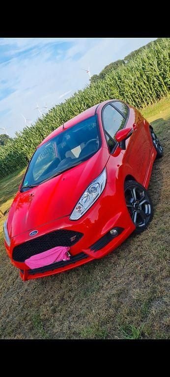 Gebraucht Ford Fiesta ST 182 PS (133 kW) 2016 Rot Kleinwagen