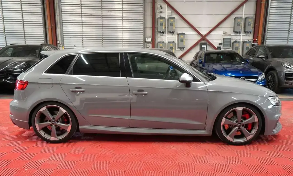 Gebraucht Audi RS3 Sport 400 PS (294 kW) 2018 Grau Limousine