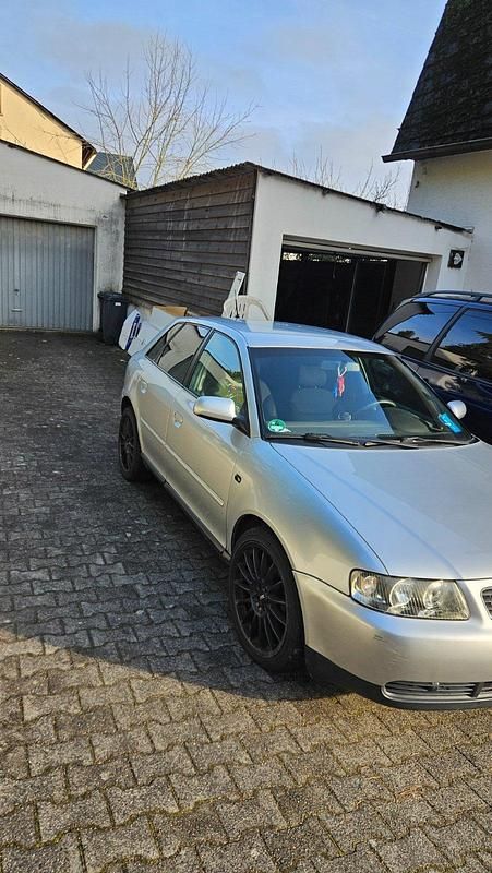 Silber Gebraucht 2002 Audi A3 Kleinwagen | 2.000 € (Fairer Preis) - Bild 1/4
