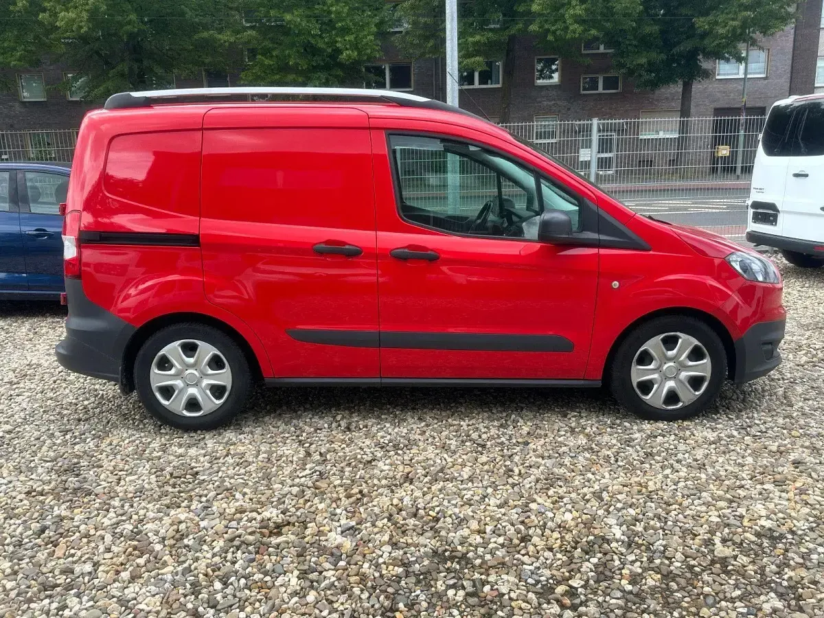 Gebraucht Ford Transit 75 PS (55 kW) 2016 Rot Van / Kleinbus