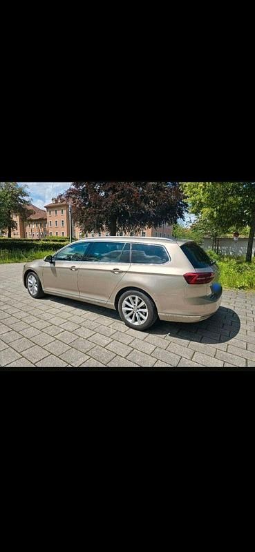 Gebraucht VW Passat Highline 150 PS (110 kW) 2015 Kombi