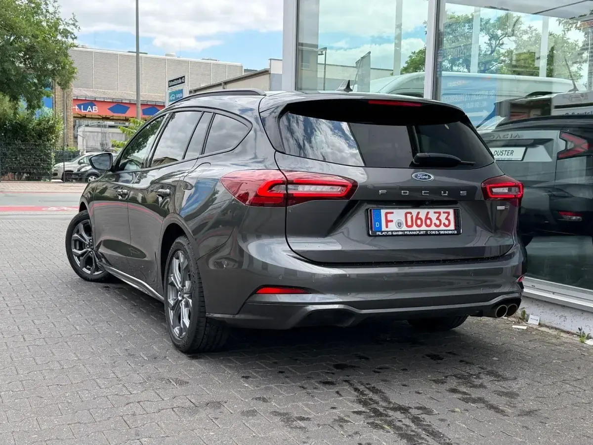 Gebraucht Ford Focus ST-Line X 155 PS (114 kW) 2023 Grau Kombi