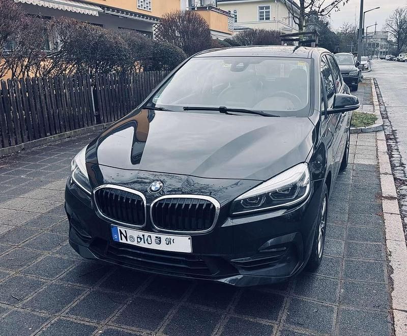Gebraucht BMW 220 Sport Line 192 PS (141 kW) 2018 Schwarz Kombi