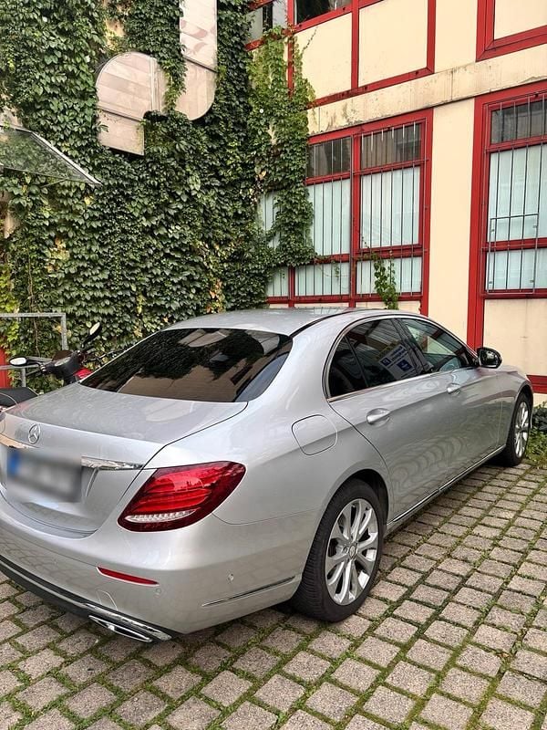Gebraucht Mercedes E220 194 PS (142 kW) 2017 Silber Limousine