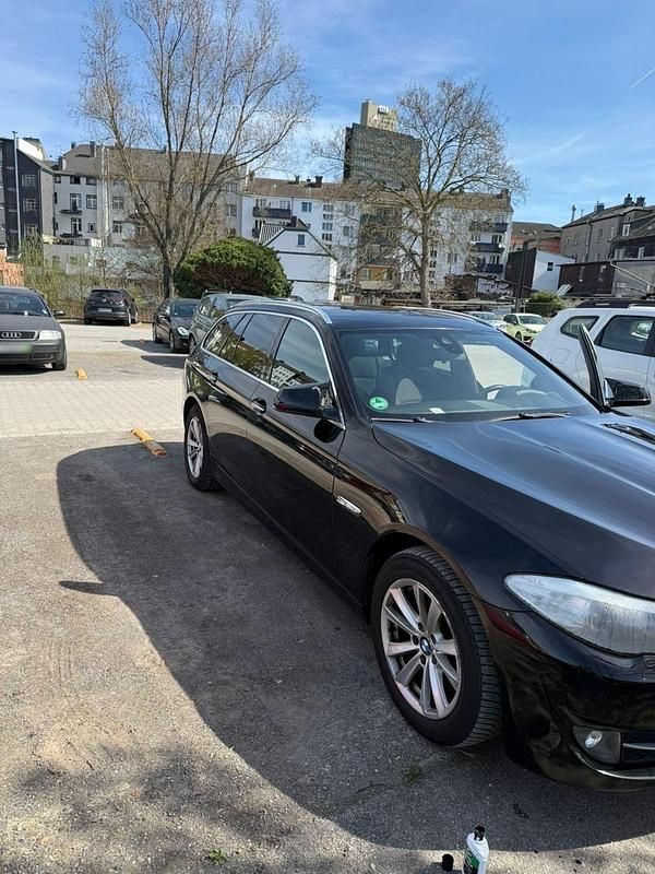 Gebraucht BMW 520 184 PS (135 kW) 2013 Schwarz Limousine