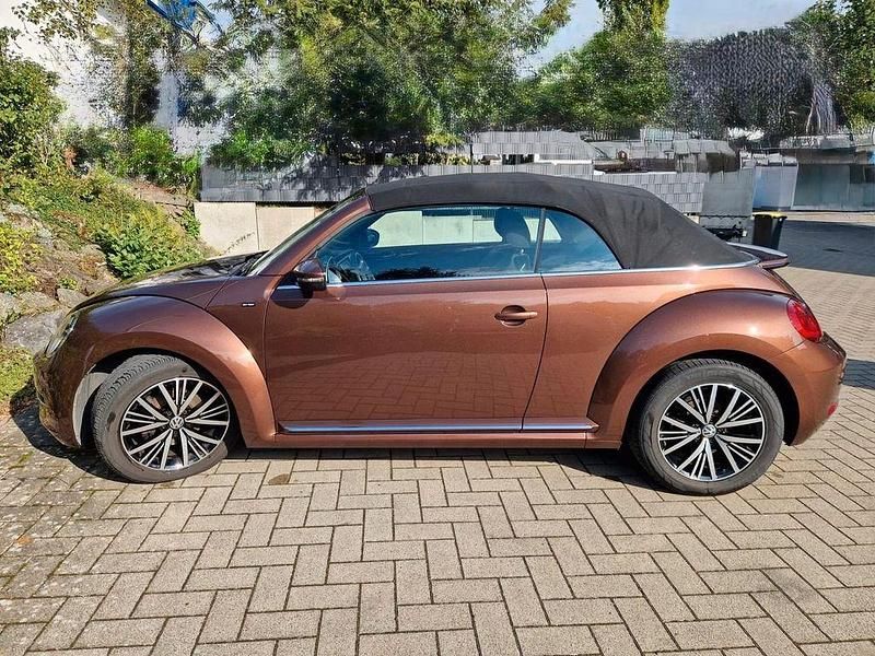 Braun Gebraucht 2016 VW Beetle Allstar Cabrio | 16.500 € (Etwas zu teuer) - Bild 1/4