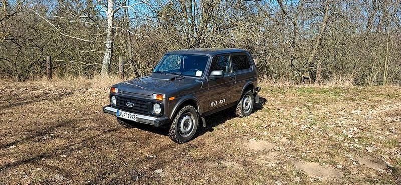Gebraucht Lada niva 83 PS (61 kW) 2021 SUV